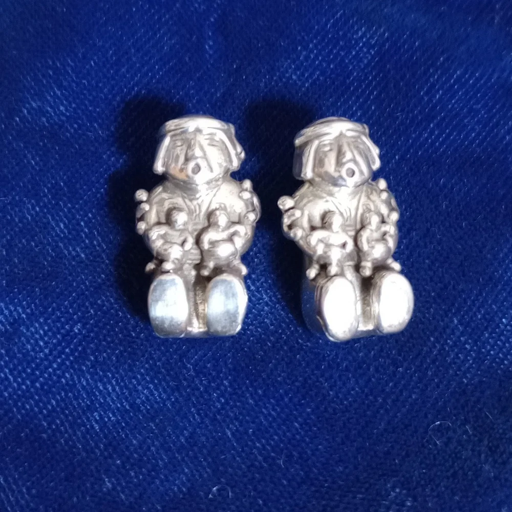 Storyteller Vintage Native American Sterling Silver  Stud Earrings - Picture 4 of 14